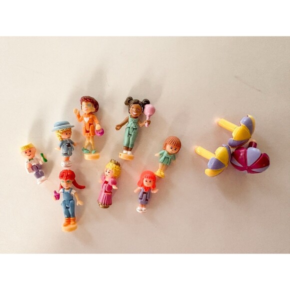 Vintage Bluebird Polly Pocket 1989 Pool Party Compact 8 figurines 3 umbrellas - Picture 2 of 9